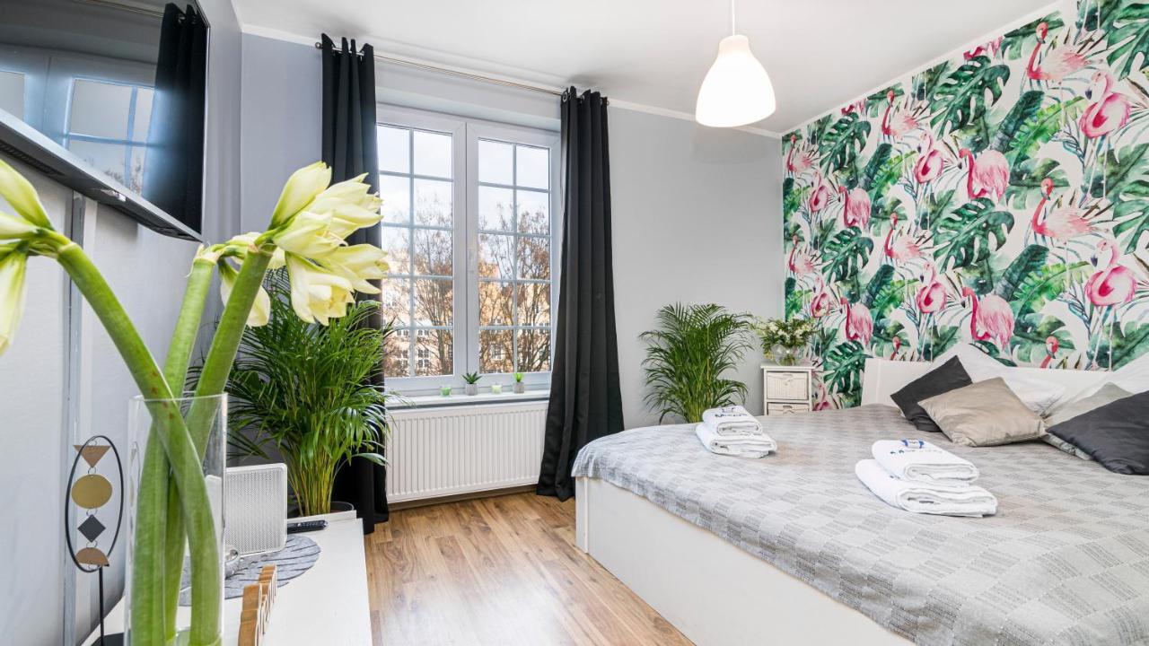 Maya'S Flats & Resorts - Old Town Dluga 66 格但斯克 外观 照片